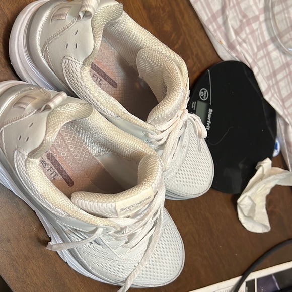 Very new never worn outside - Picture 1 of 3